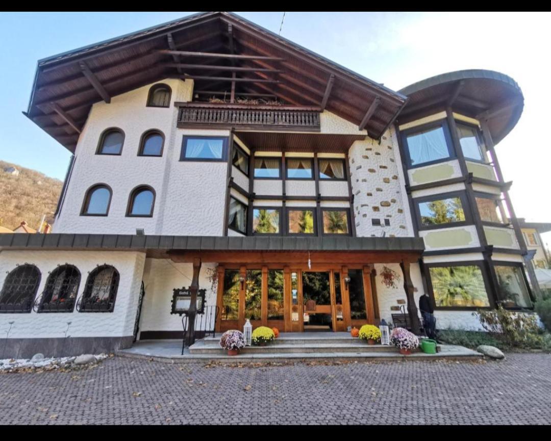 Hotel Adler Lichtenstein  Exteriér fotografie